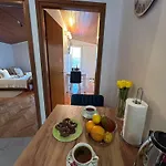 Emilija Апартаменты *