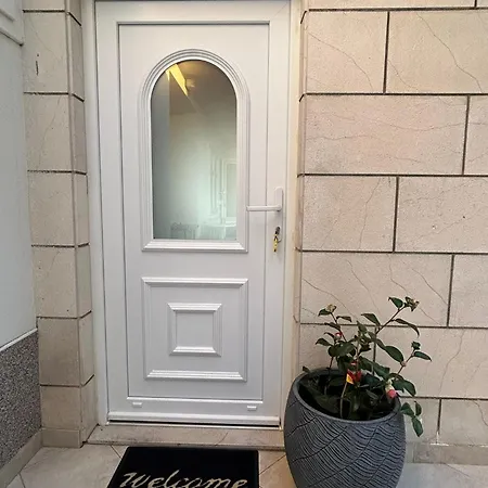 Emilija Apartman