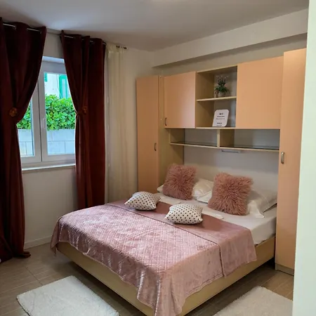 Emilija Appartement *
